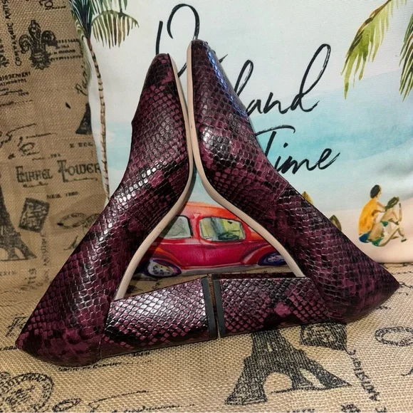 Antonio Melani NWOB! Orlin Burgundy/Black Snake Embossed Leather Pump - Picture 11 of 14